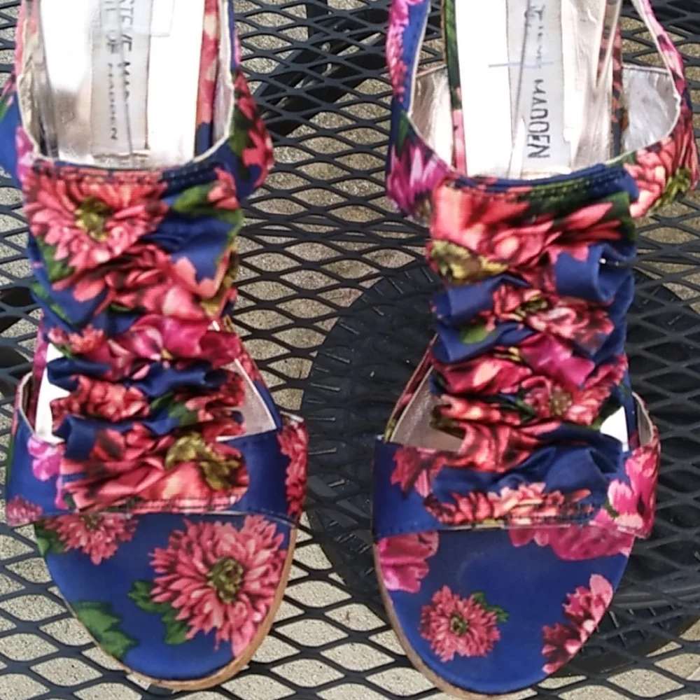 Steve Madden floral cork